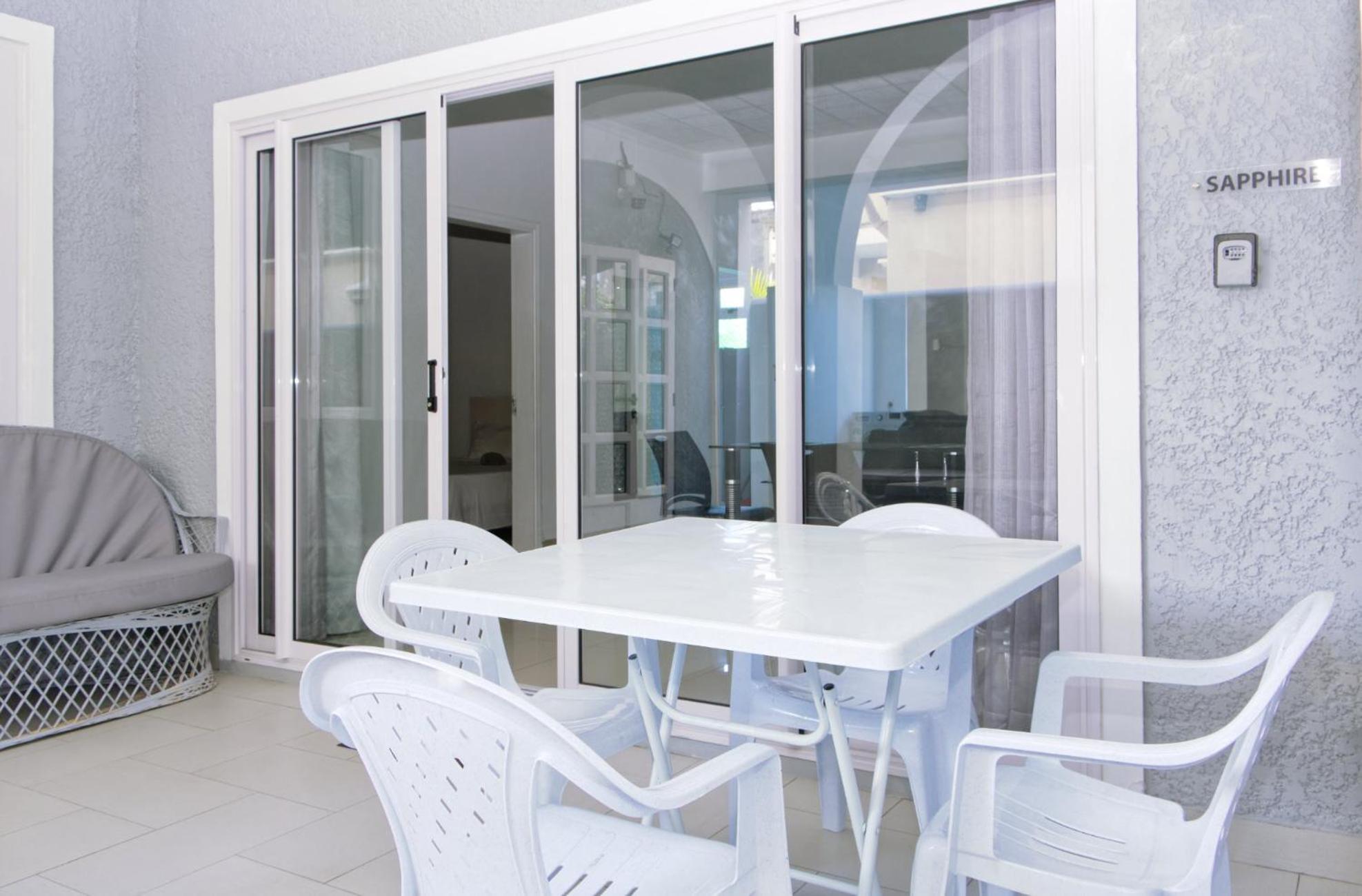 Blue Pebbles Villa Flic en Flac Exterior foto